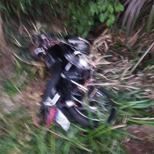 Motos colidem na SC-305