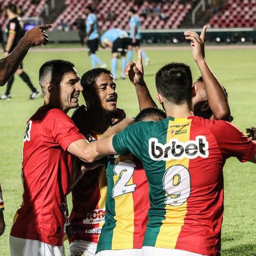 Grêmio leva 2 a 1 do Sampaio Corrêa e perde a quarta seguida fora de casa