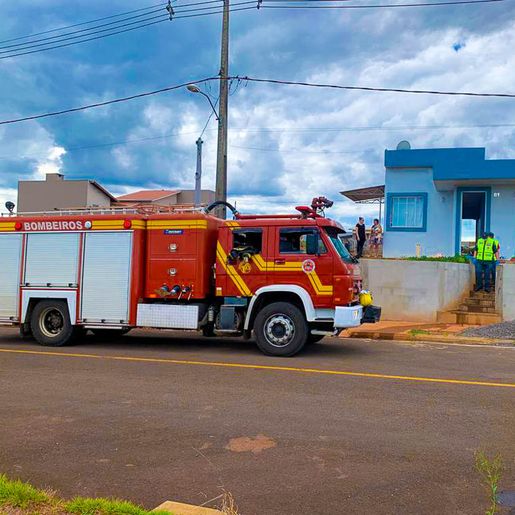 VÍDEO: Máquina de lavar pega fogo e mobiliza bombeiros em SMOeste