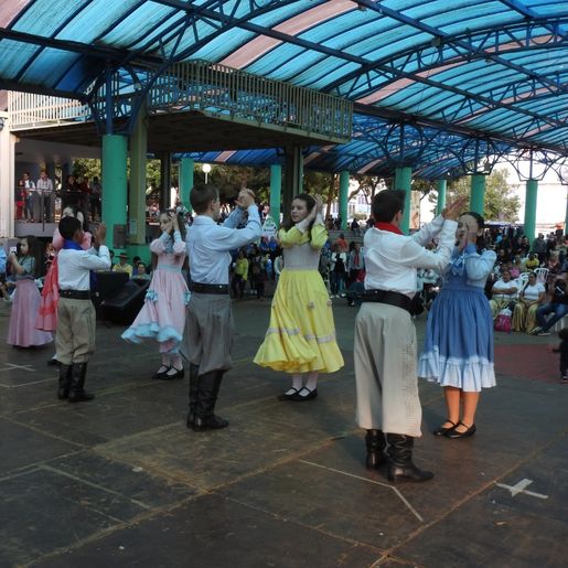 Palco Aberto especial é realizado na praça de SMOeste
