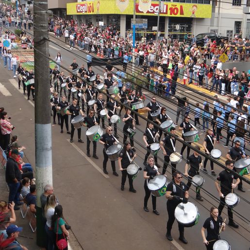 Grande público prestigia Desfile de Sete de Setembro em Iporã do Oeste