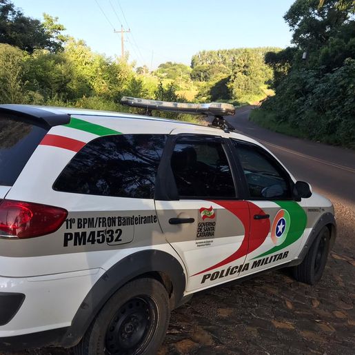 Homem fica ferido em queda de moto em Bandeirante
