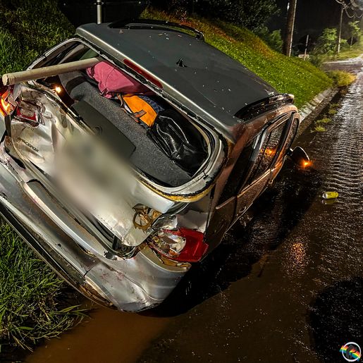 Colisão envolve três veículos e deixa feridos em São Miguel do Oeste