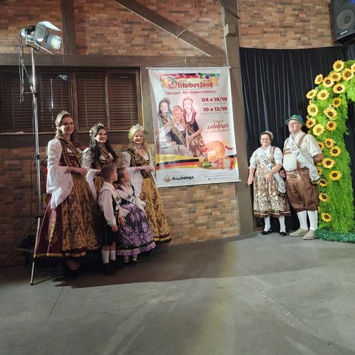 Traje oficial e cartaz da 46ª Oktoberfest de Itapiranga são lançados