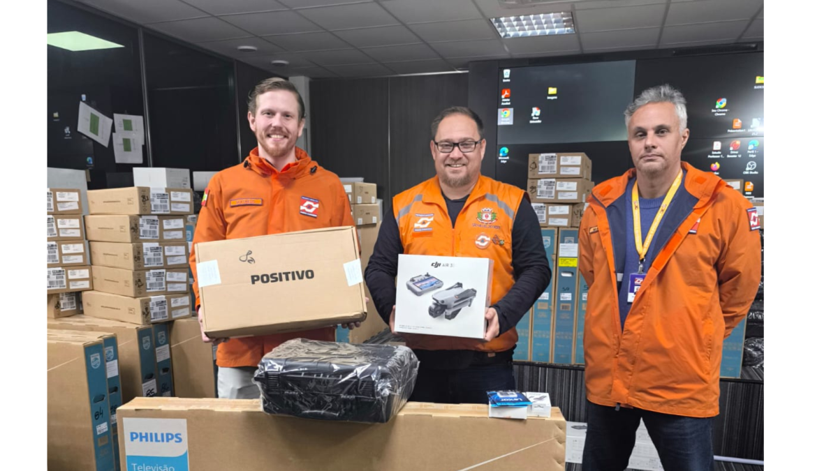 Defesa Civil de São Miguel do Oeste recebe novos equipamentos do Estado