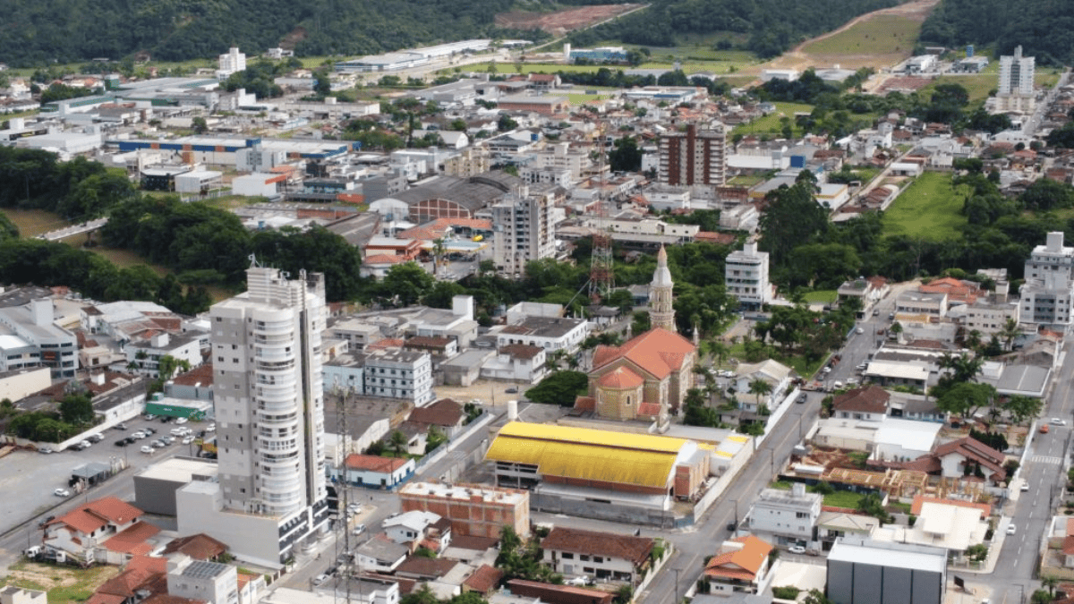 Grupo suspeito de lavar R$ 200 milhões é alvo de buscas em São João Batista