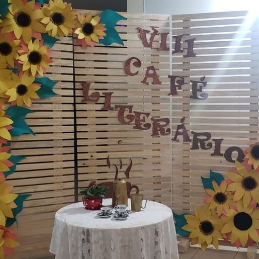 Oitava edição do Café Literário movimenta escola de Iporã do Oeste