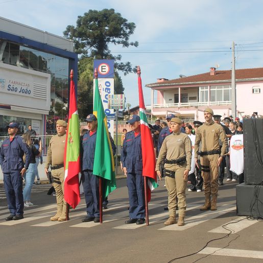 Desfile cívico de Itapiranga ressalta patriotismo
