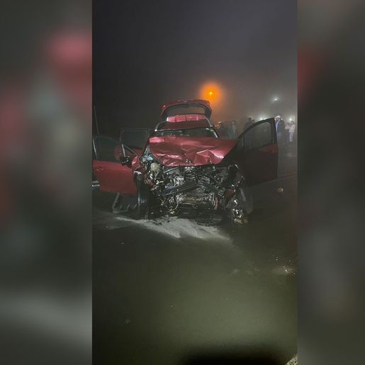 Mulher sofre ferimentos graves em colisão frontal na BR-282