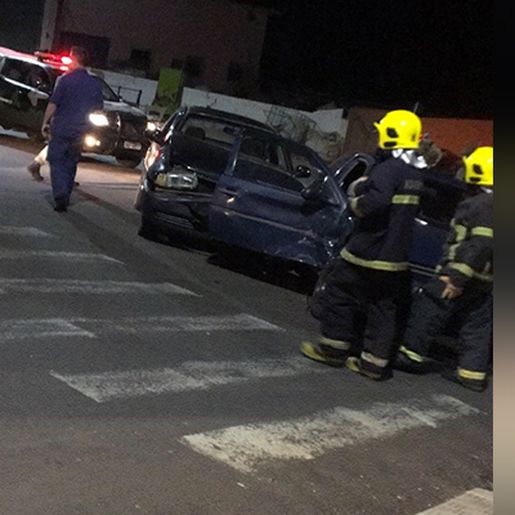 SMO: Colisão entre carros mobiliza bombeiros e PM