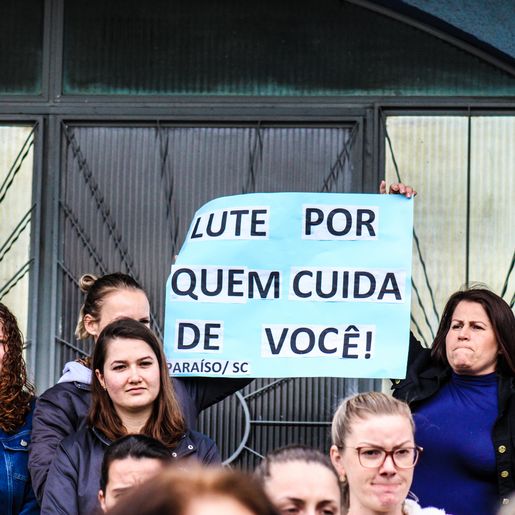Contra decisão do STF, profissionais de enfermagem realizam manifestação em SMO