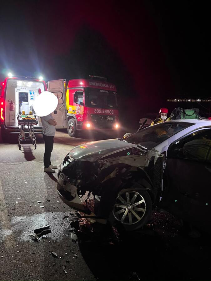 Colisão entre carro e caminhão deixa duas pessoas feridas no interior de Iraceminha