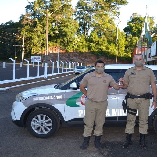 Polícia Militar recebe viatura para Proerd
