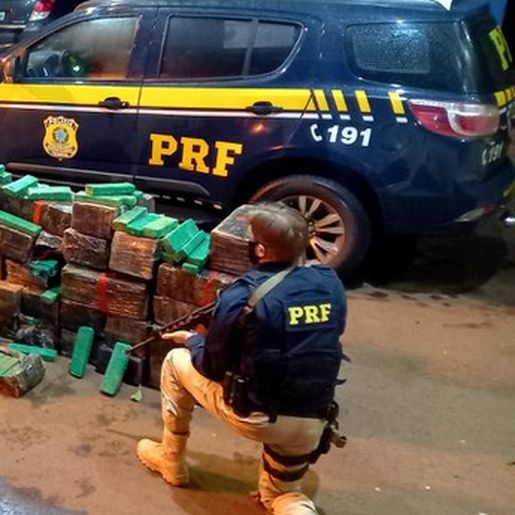 PRF prende traficantes com mais de meia tonelada de maconha em carro roubado
