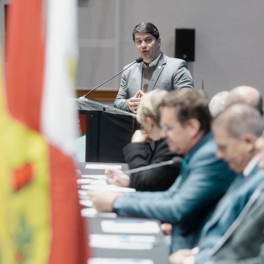 Bancada do Oeste discute situação do CAR na reunião em São Miguel