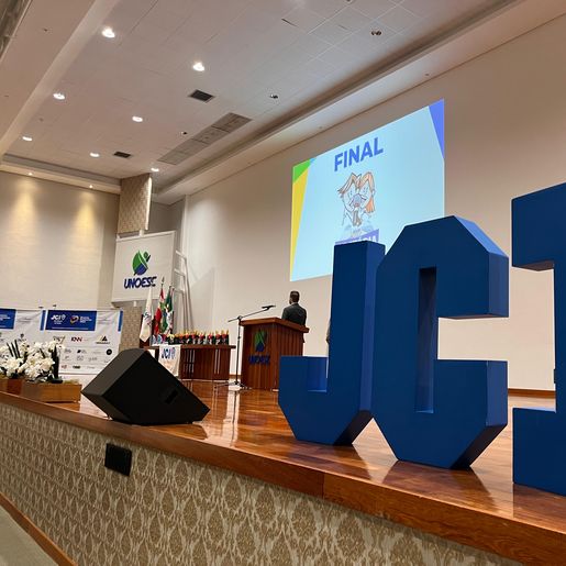 Final de oratória da JCI reúne jovens de 16 escolas em São Miguel do Oeste