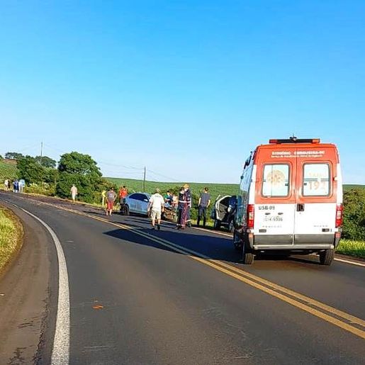 Três pessoas ficam feridas em acidente na BR-163