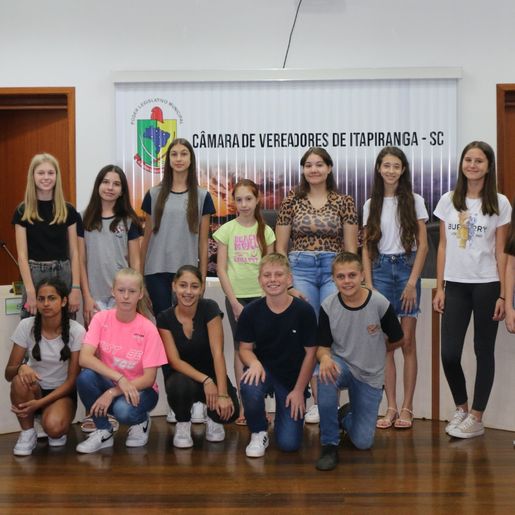 Vereadores Mirins tomam posse em Itapiranga