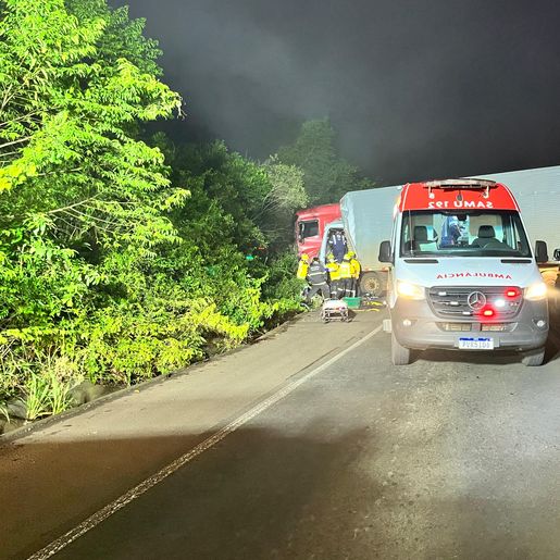 Acidente na BR-282 envolve bitrem de Descanso e caminhão de Chapecó