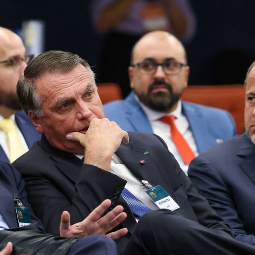 STF retoma hoje julgamento de denúncia que pode tornar Bolsonaro réu