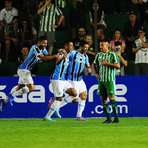 Grêmio vence o Juventude e amplia vantagem na liderança do Gauchão
