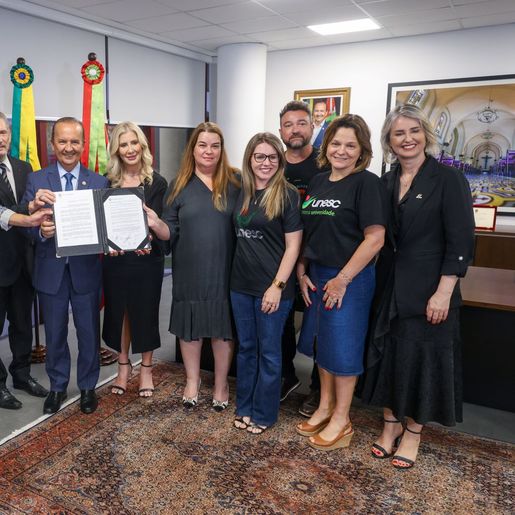 Governador sanciona lei que cria Farmácia Solidária em SC