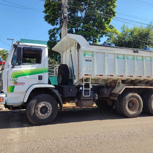 Agricultura atende famílias com transporte de água potável