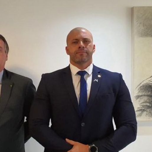 Bolsonaro edita decreto que perdoa penas por crimes de Daniel Silveira
