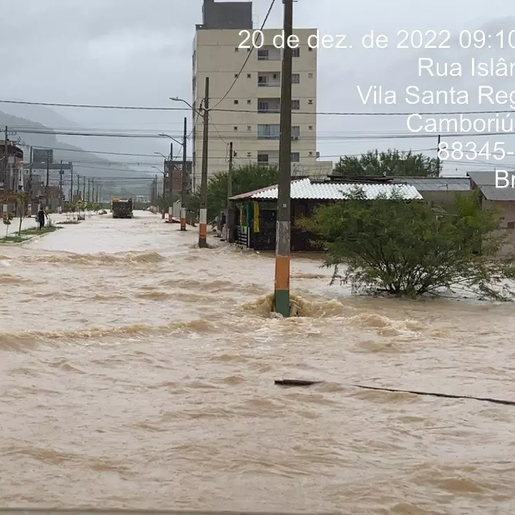 Chuvas causam a morte de duas adolescentes e deixam 47 desabrigados em SC