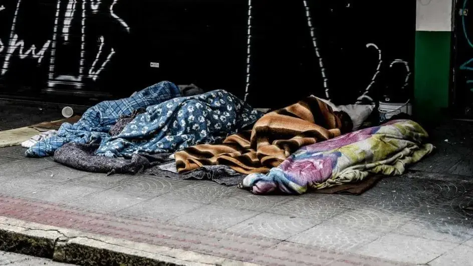 TCE dá prazo para 13 cidades de SC corrigirem falhas no atendimento à população de rua