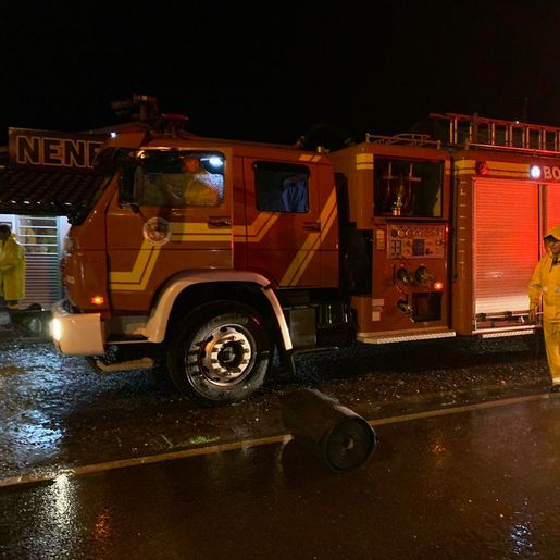 Temporal com chuva de granizo causa estragos na região Extremo-Oeste catarinense