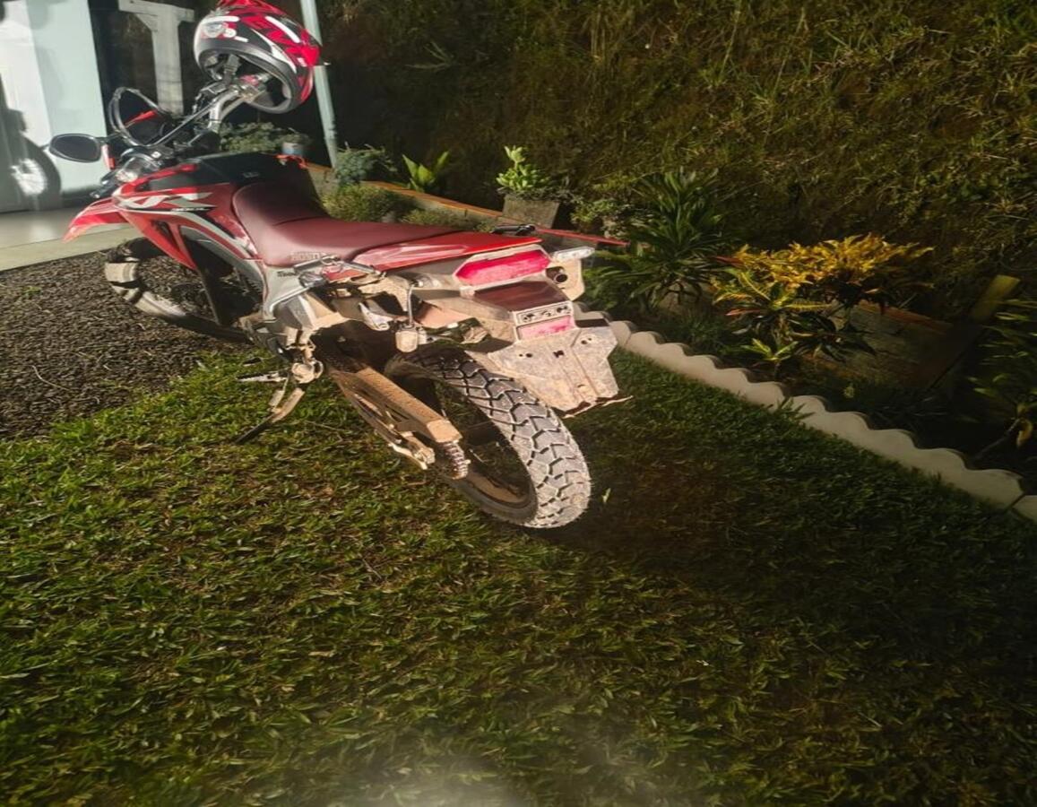 Após tentar fugir por 6km, motociclista tem moto apreendida no interior de Itapiranga