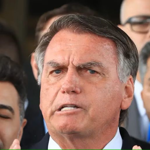 PF afirma que Bolsonaro burlou STF e encaminhou 300 vídeos pelo WhatsApp