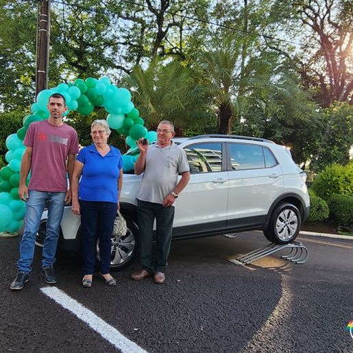 Cooperado de Itapiranga ganha carro novo em sorteio