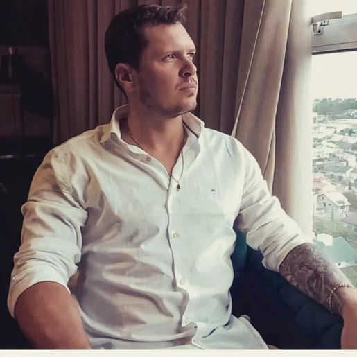 Morre mecânico prensado contra caminhão em acidente na BR 282