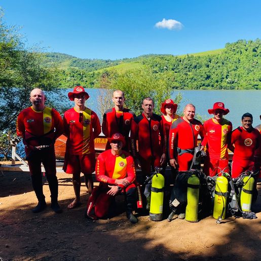Bombeiros realizam treinamento de mergulho em Itapiranga