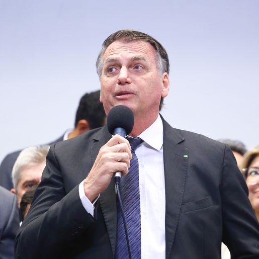 Defesa de Bolsonaro volta a pedir prisão domiciliar após laudo de peritos da Polícia Federal