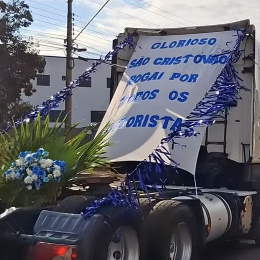 Carreata marca início da 32ª Festa do Colono e Motorista em Campo Erê