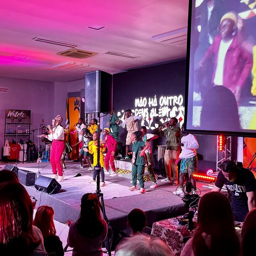 Coral Watoto emociona público em São Miguel do Oeste em apresentação inédita