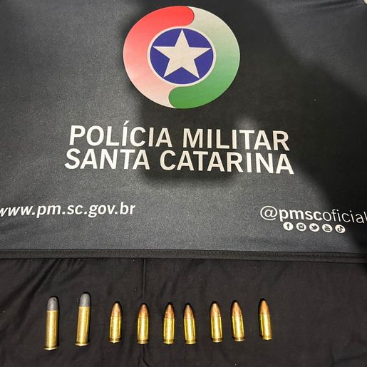 PM prende homem com munições após briga em bar em SMO