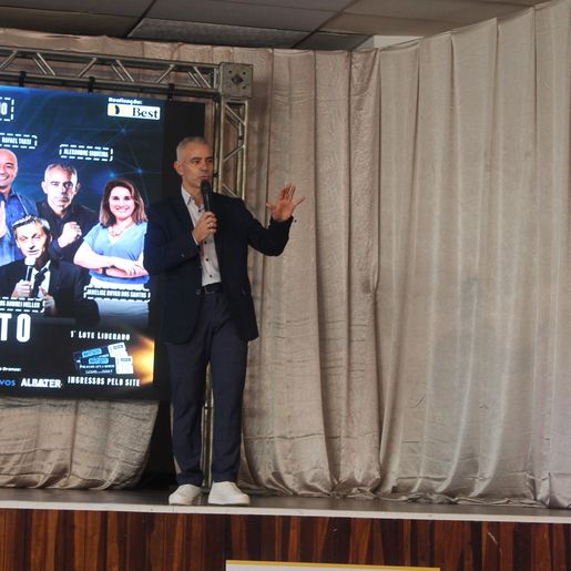 2º dia do Conexão Itapiranga reúne 5 palestrantes e anúncio da edição de 2025