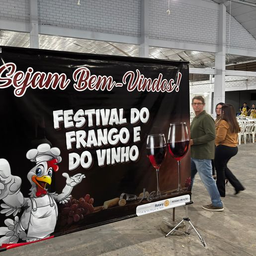 Festival do Frango e do Vinho reúne 1.400 pessoas em SMOeste