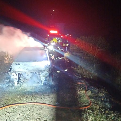 Carro de homem baleado é encontrado incendiado em Itapiranga