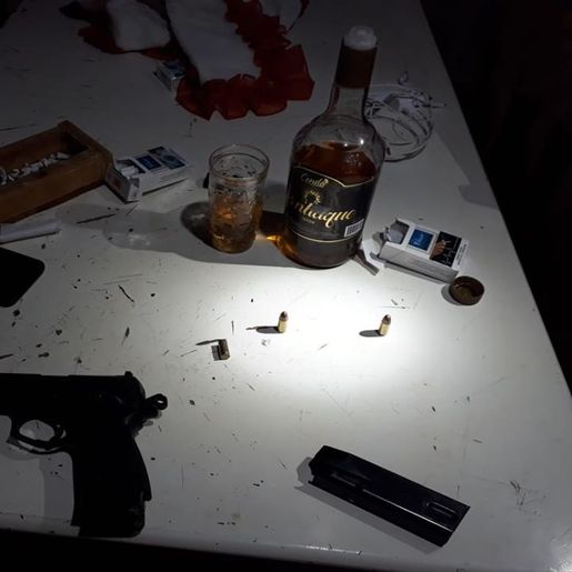 Homem tenta disparar contra PM, foge, mas acaba preso