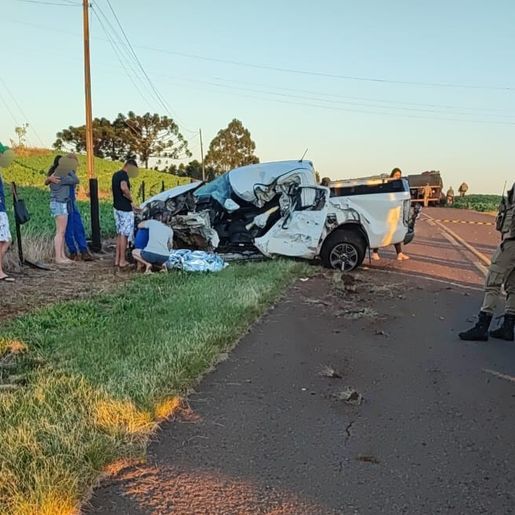 Jovem morre em acidente entre camionete e caminhão na SC-305