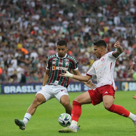 Na estreia de Valencia, Inter perde para o Fluminense e se afasta do G-6