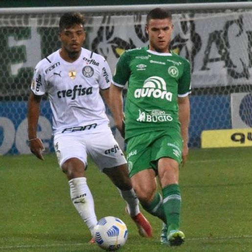 Chape perde do Palmeiras e segue sem vitória na Arena