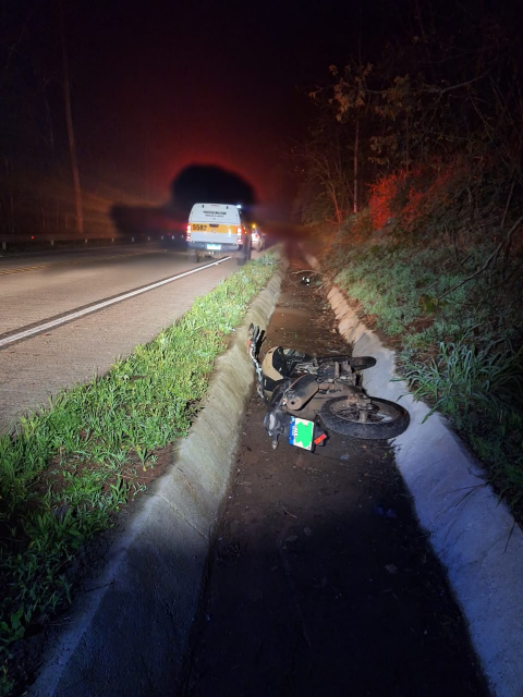Motociclista fica gravemente ferido após sair da pista na SC-160