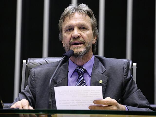 Deputado Pedro Uczai sofre AVC e Câmara dos Deputados cancela sessão