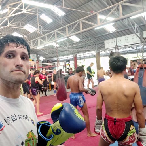 VÍDEO: Professor de Artes Marciais da região participa de treinos na Tailândia